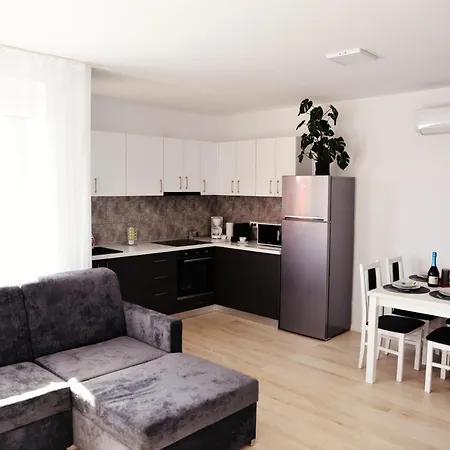 Apartament Feeling Home In Cartier Westresidence Oradea Exterior photo