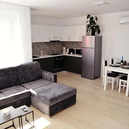 Apartament Feeling Home In Cartier Westresidence Oradea Exterior photo